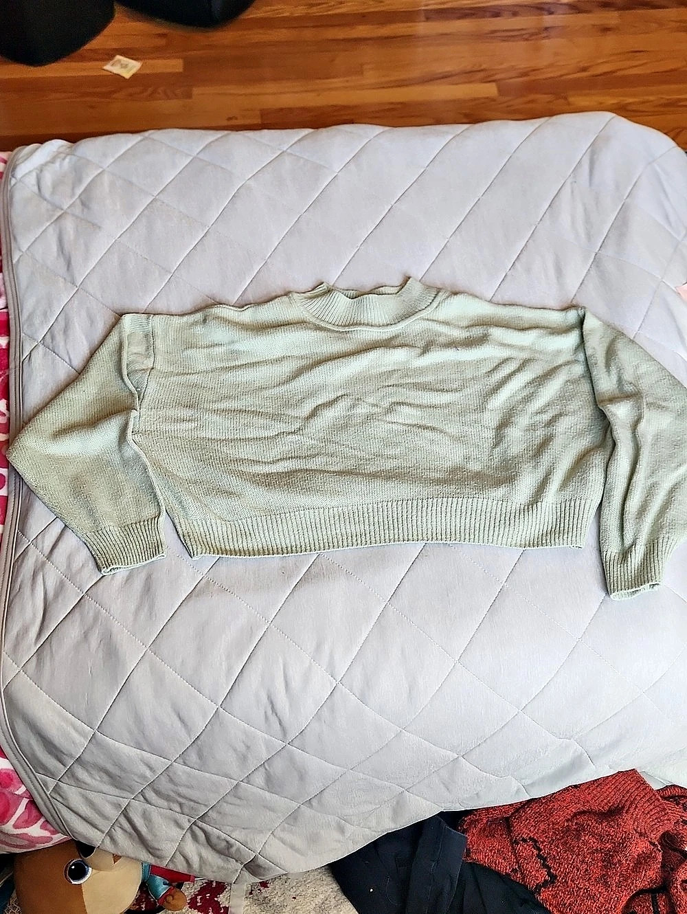 DIVIDED Ribbed Knit Sweater Size Medium